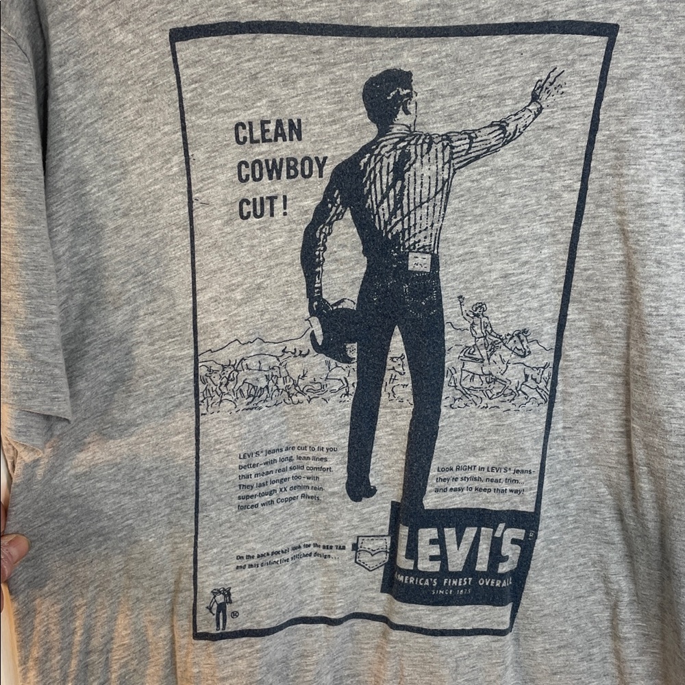 Levi's Men's Gray Graphic Tee - Clean Cowboy Cut